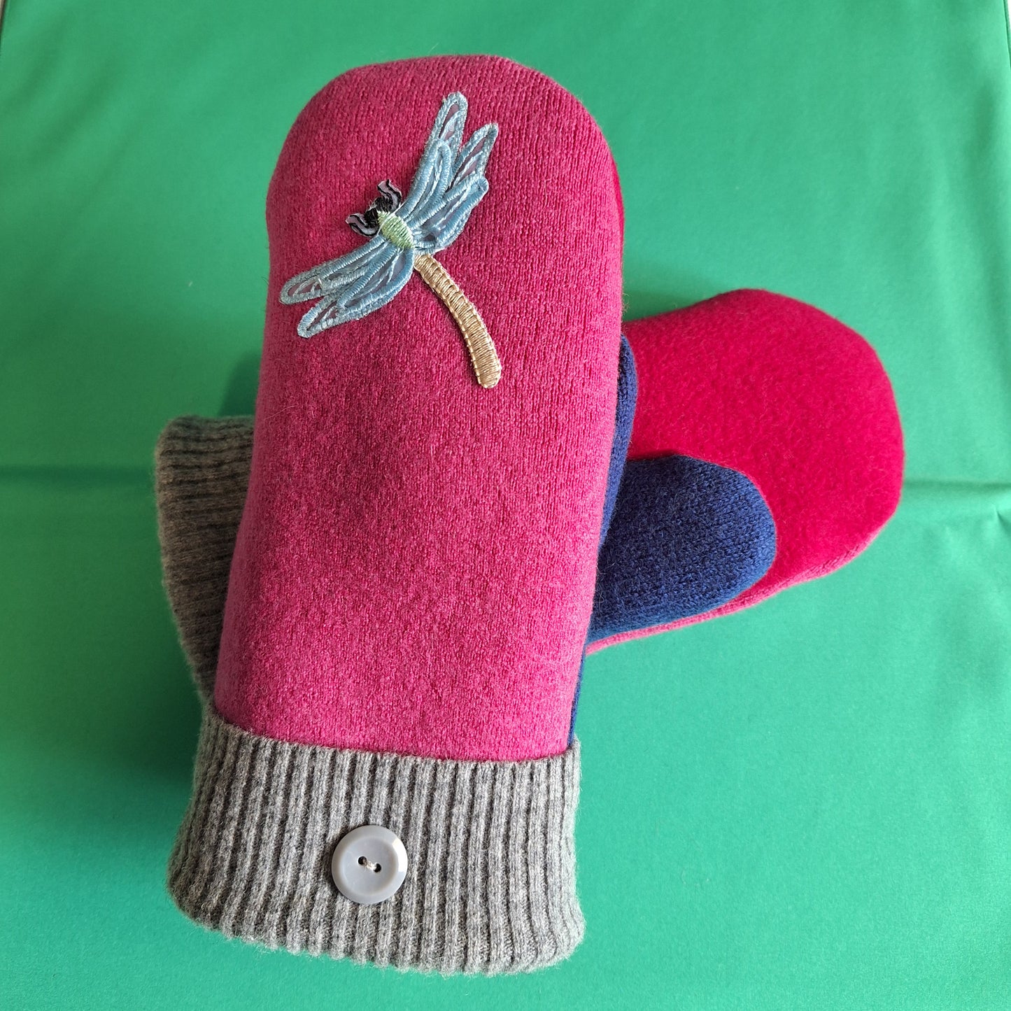 Small - Dragonfly - Pure Wool Mitt