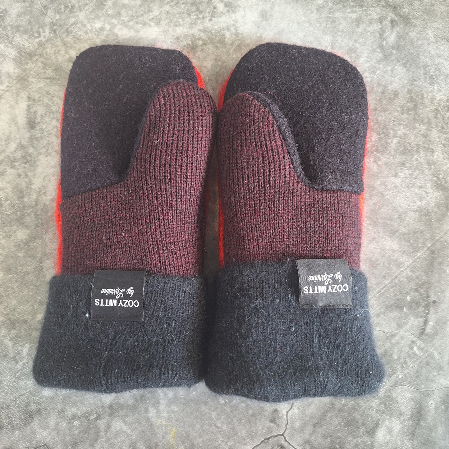 Small- Rowdy Red -Pure Wool Mitt